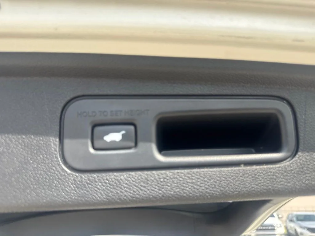 Used 2019 White Honda EX-L image 17