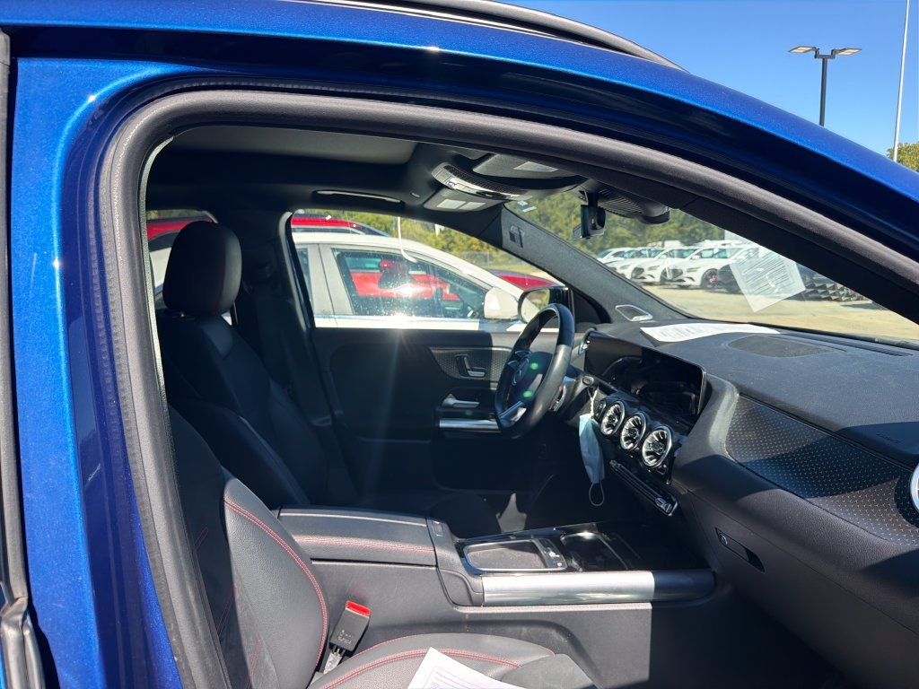 Used 2024 Blue Mercedes-Benz GLA 250 image 3