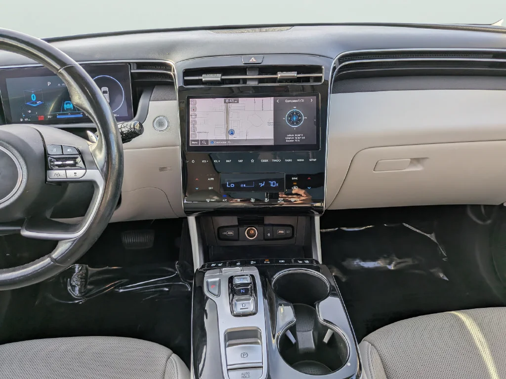 Used 2022 Silver Hyundai Limited image 13