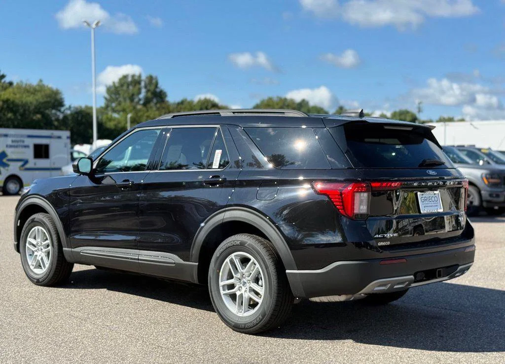 New 2027 Agate Black Metallic Ford Active image 9