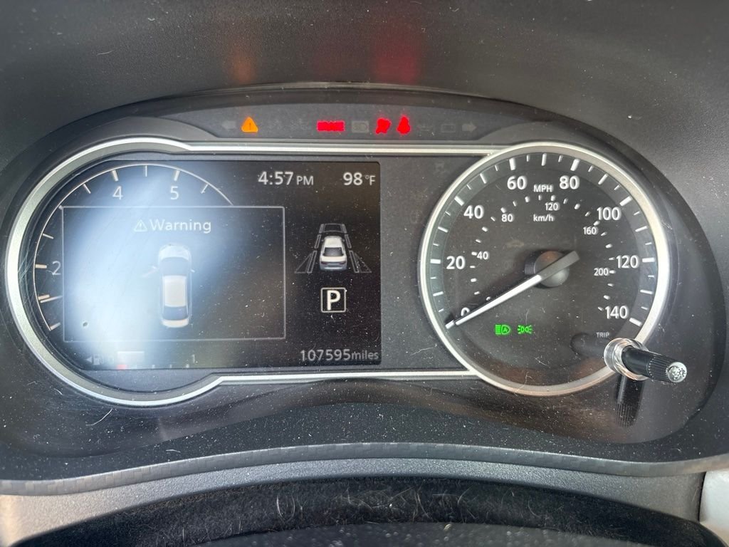Used 2021 Black Nissan 1.6 SV image 16
