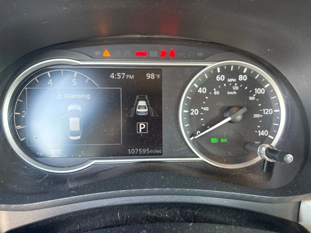 Used 2021 Black Nissan 1.6 SV image 16
