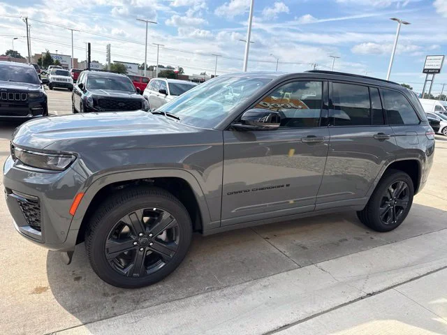 New 2027 Gray Jeep Limited Reserve image 8