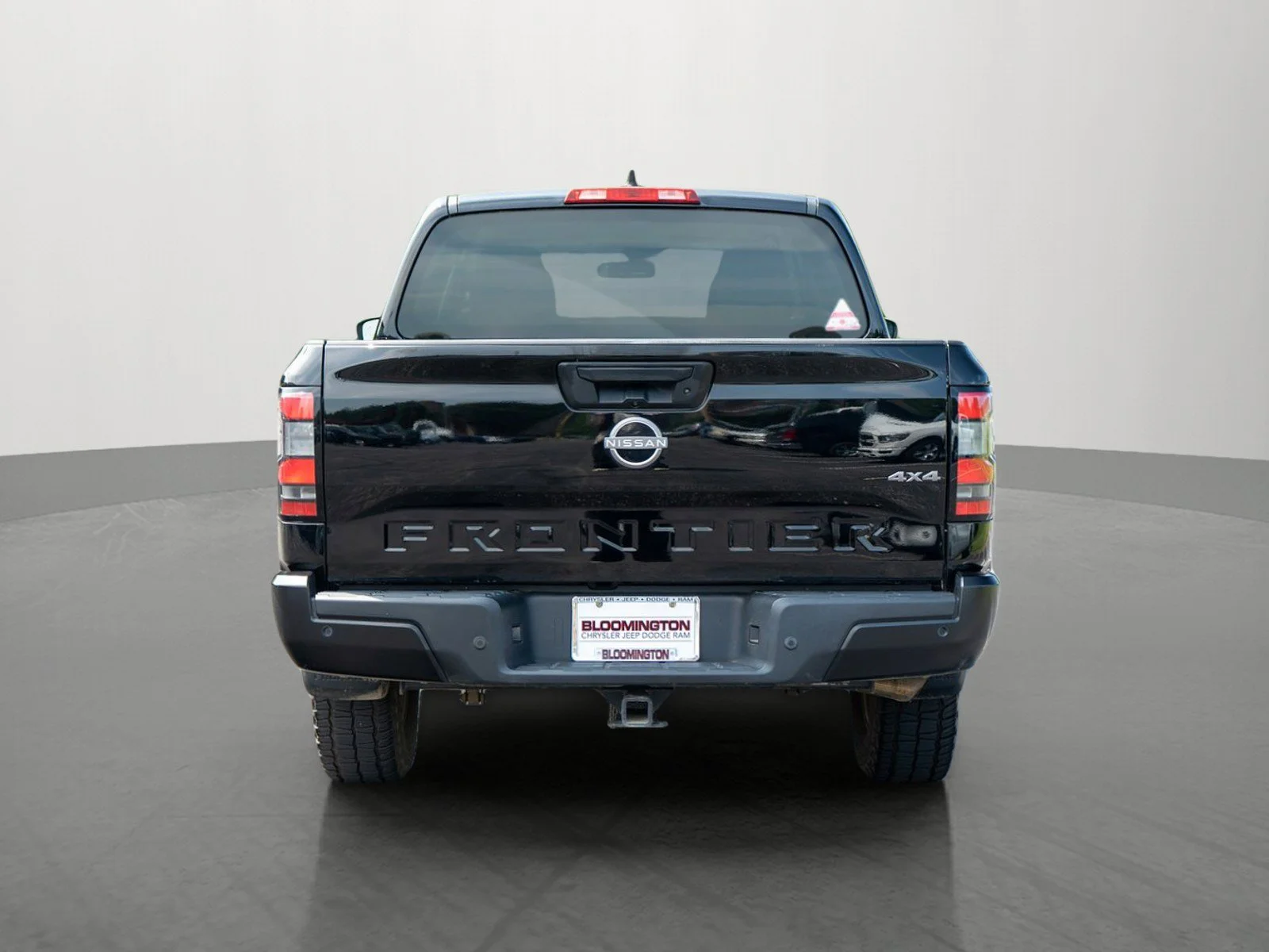 Used 2022 Super Black Nissan S image 6
