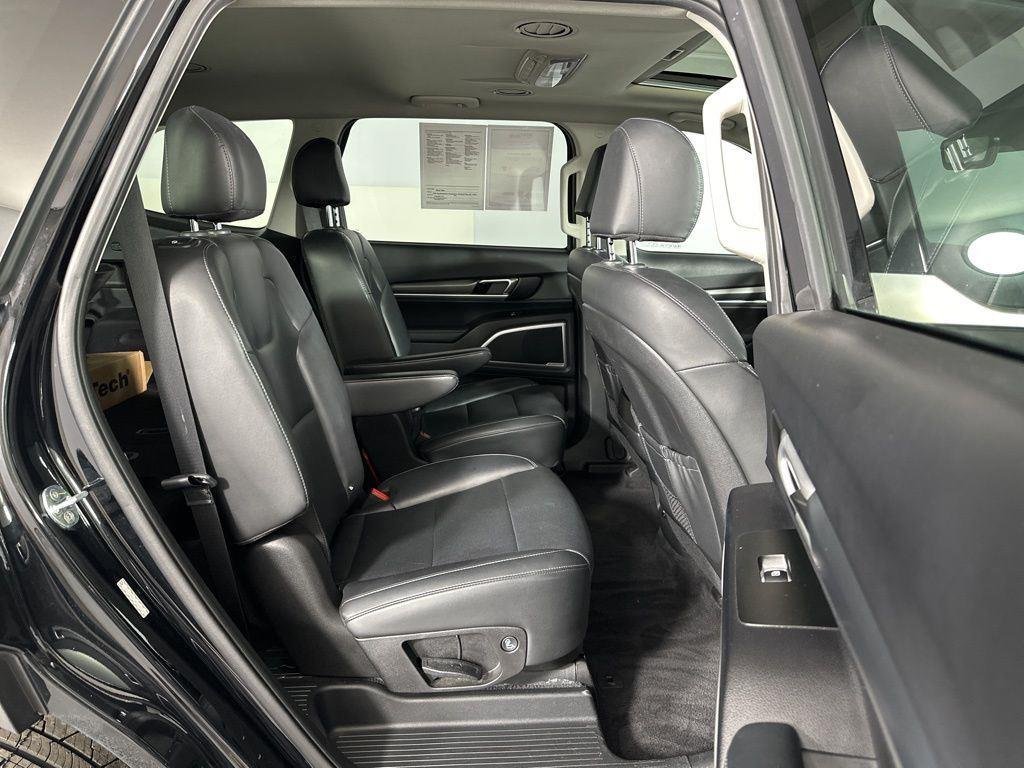 Used 2021 Ebony Black Kia S image 32