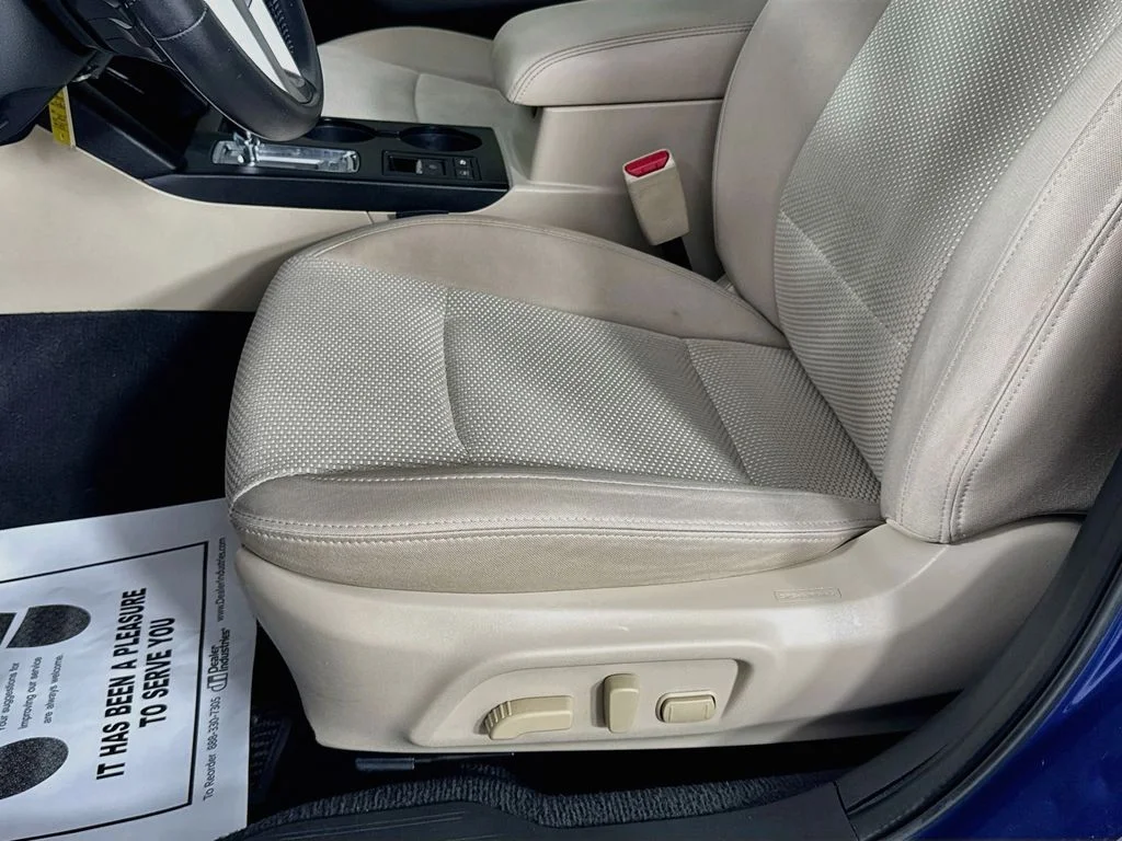 Used 2017 Lapis Blue Pearl Subaru 2.5i Premium image 24