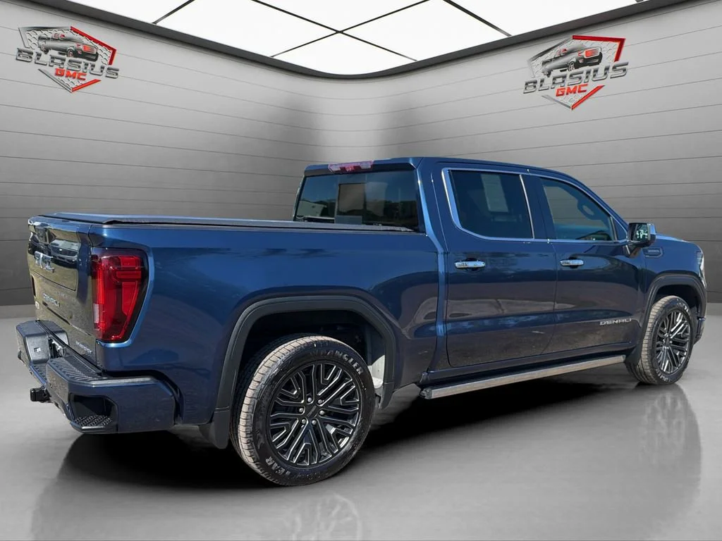 Used 2022 Pacific Blue Metallic GMC Denali Ultimate image 5