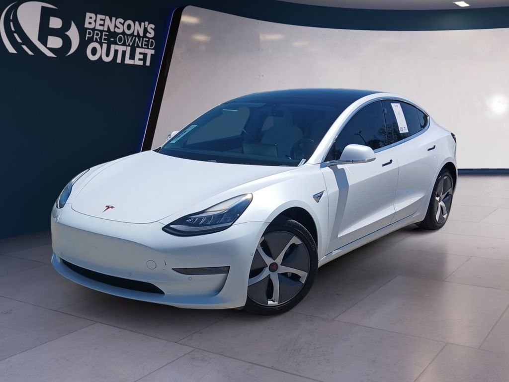 Used 2019  Tesla Long Range image 1