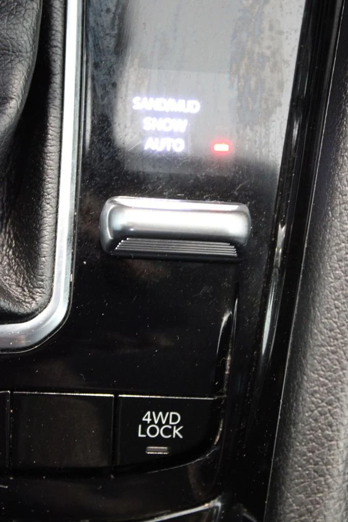 Used 2022 Gray Jeep Limited image 18