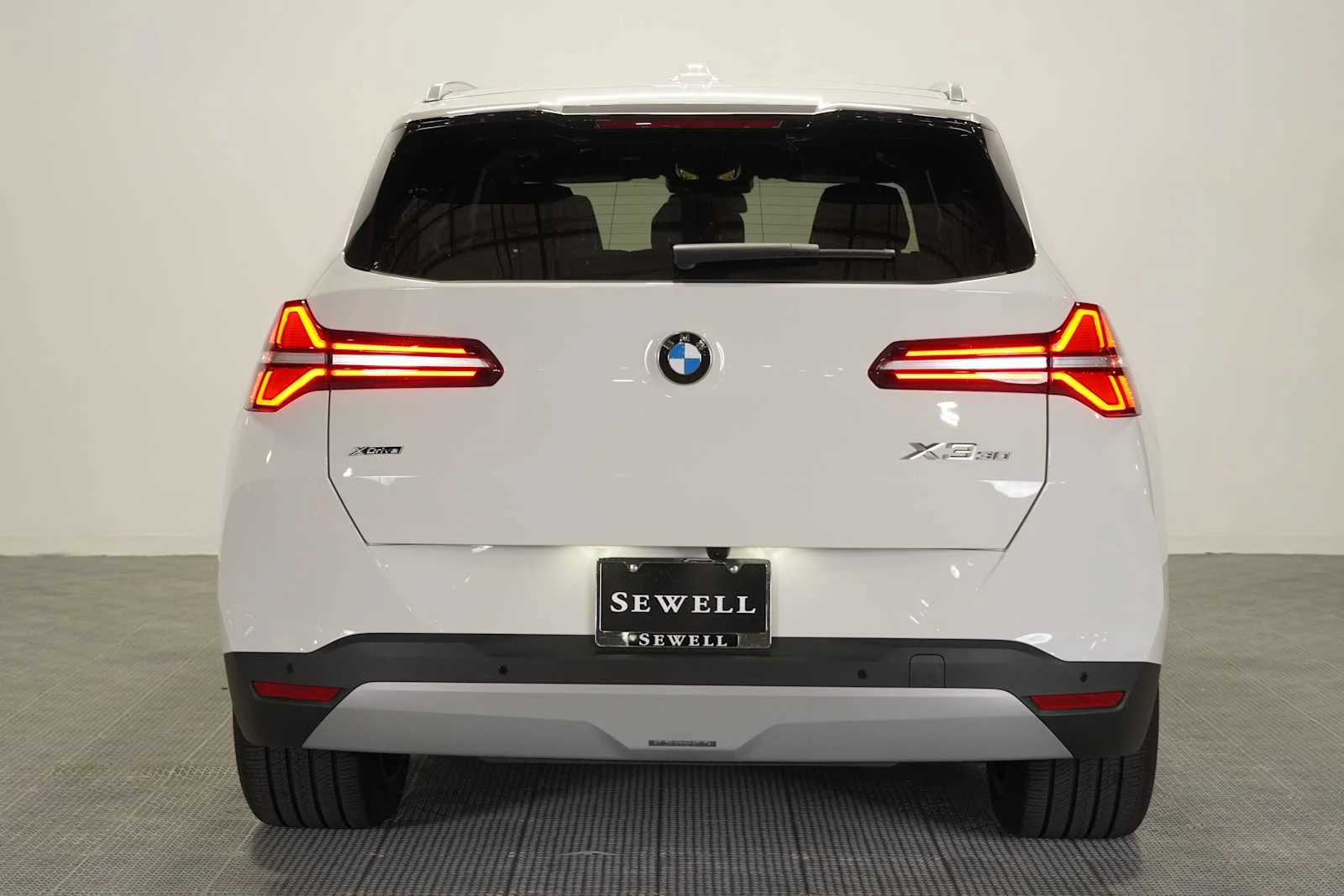Used 2026 Alpine White BMW 30 xDrive image 5