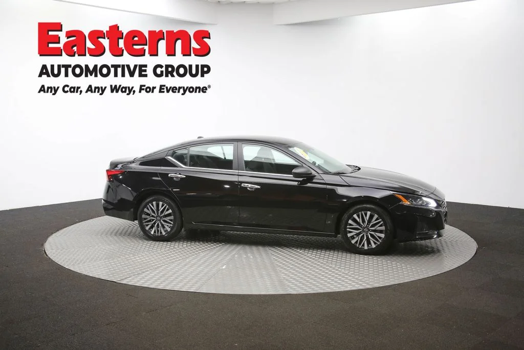Used 2024 Black Nissan 2.5 SV image 45