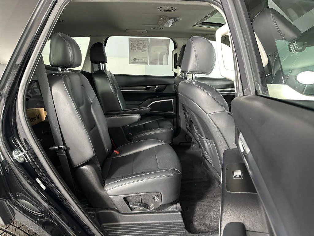 Used 2021 Ebony Black Kia S image 32