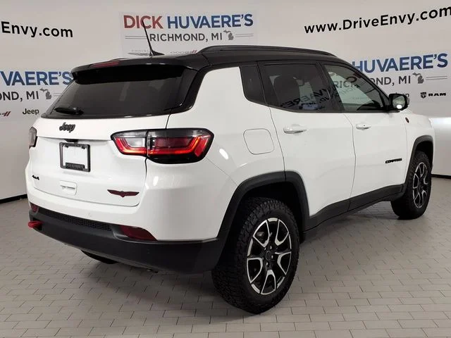 Used 2025 White Jeep Trailhawk image 4