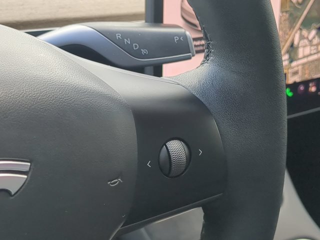 Used 2023  Tesla Performance image 30
