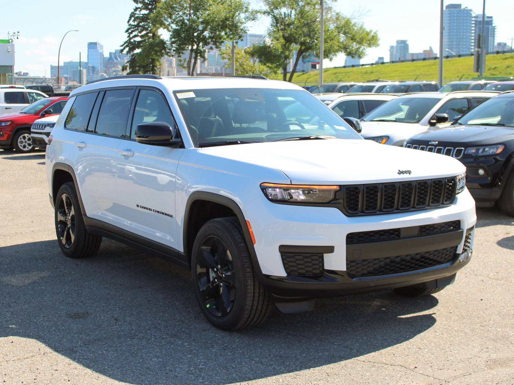 New 2025 White Jeep Altitude* 4x4, Trailer Tow Pkg, Sunroof, Heated Leather image 6
