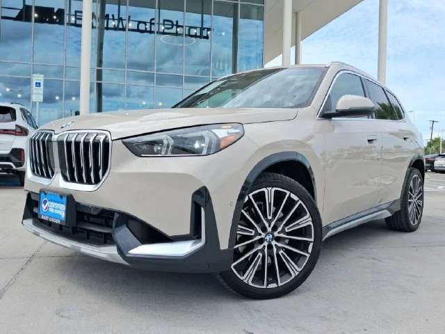 Used 2026 Beige BMW xDrive28i image 2