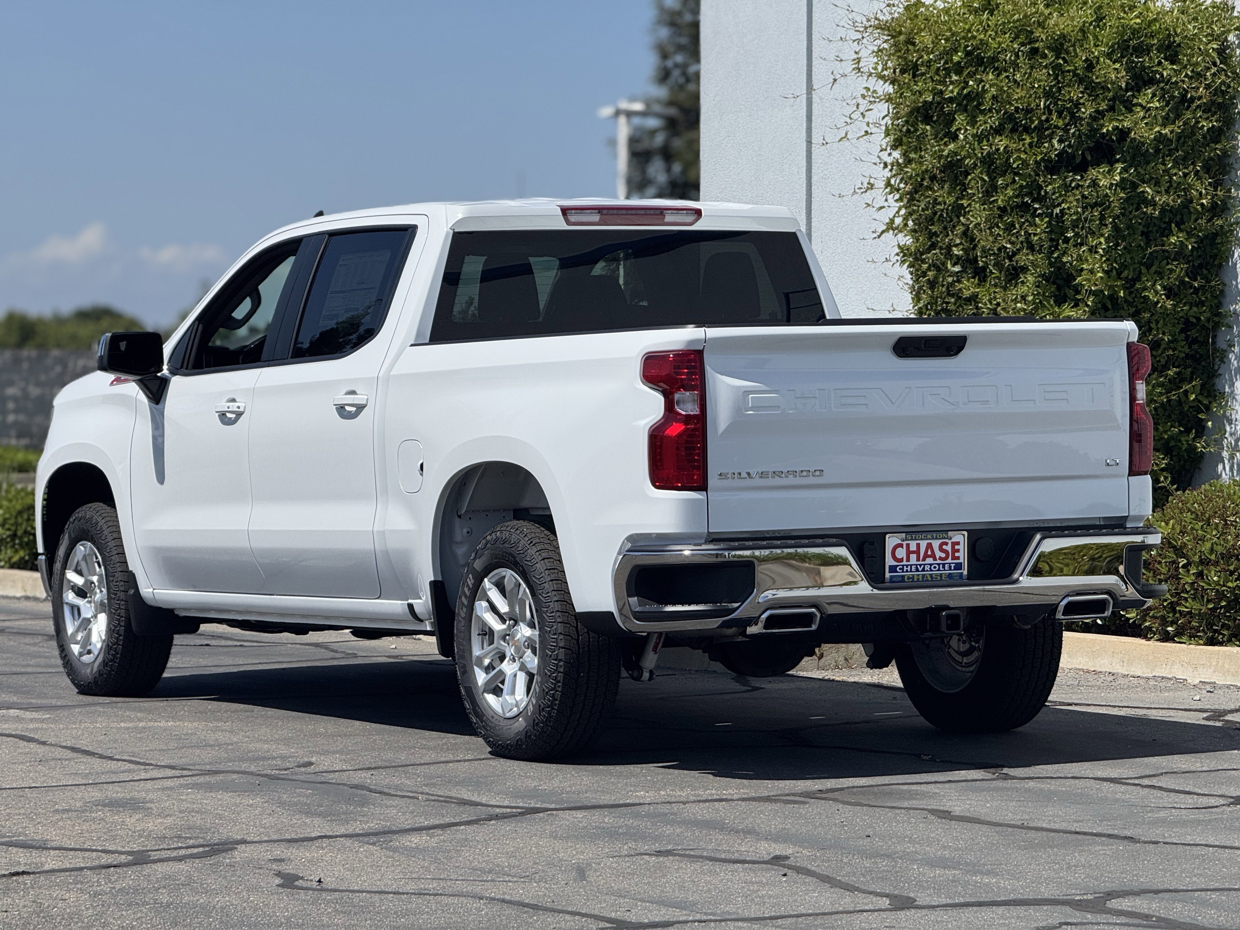 Used 2026 Summit White Chevrolet LT image 5