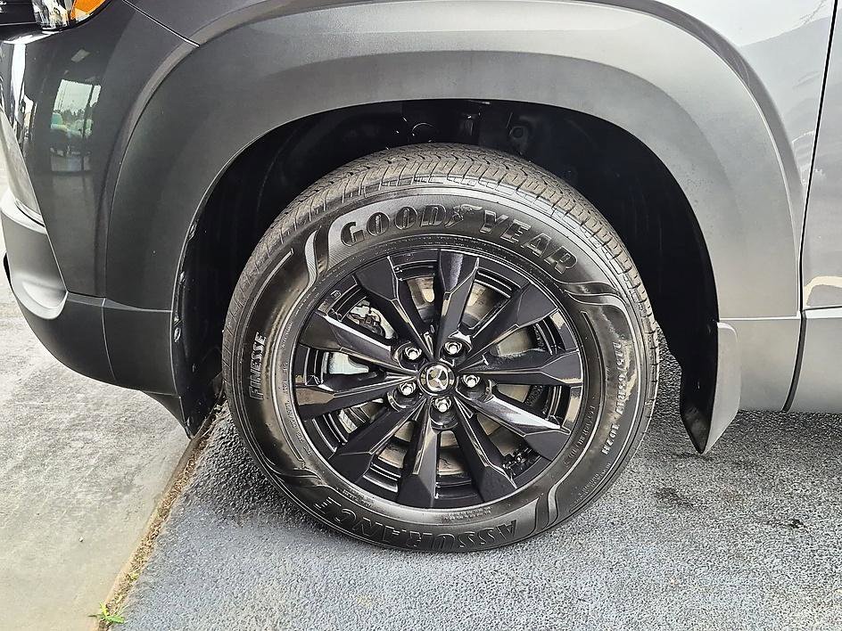 Used 2025 Machine Gray Metallic Mazda Premium Package image 10