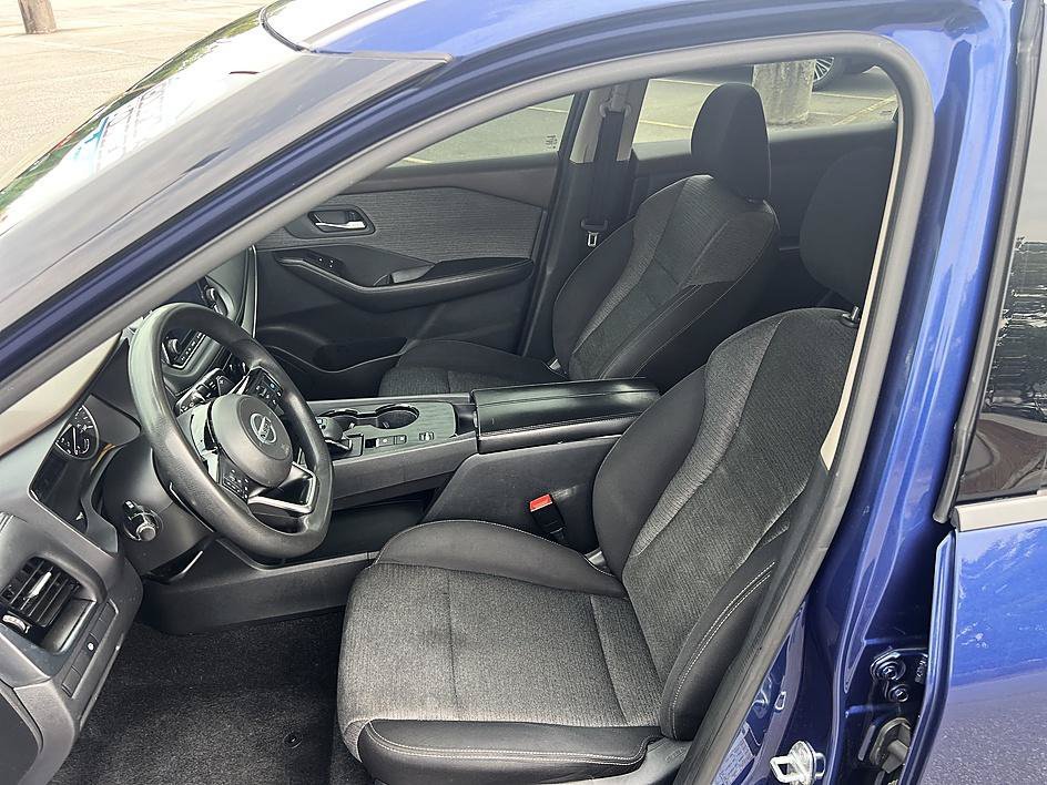 Used 2021 Caspian Blue Metallic Nissan SV image 13