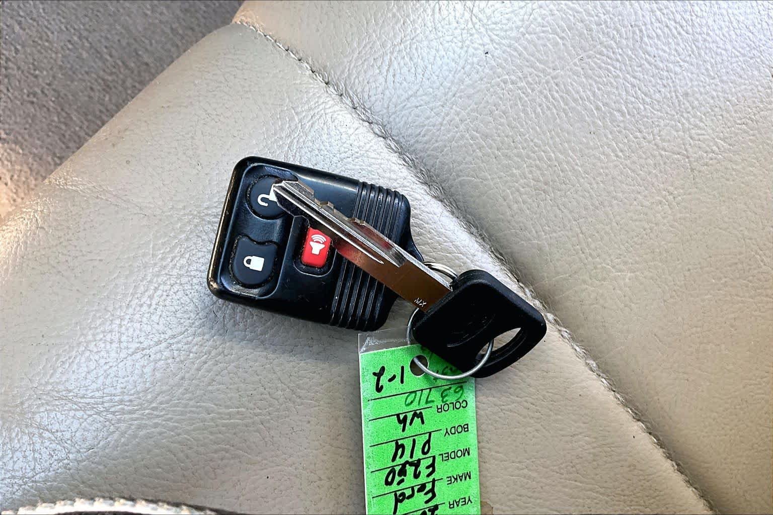 Used 2005  Ford Lariat image 13