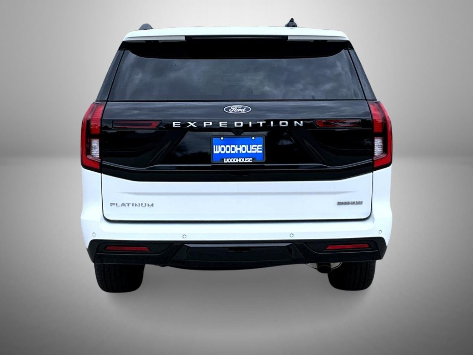 New 2027 Star White Metallic Tri-Coat Ford Platinum image 6