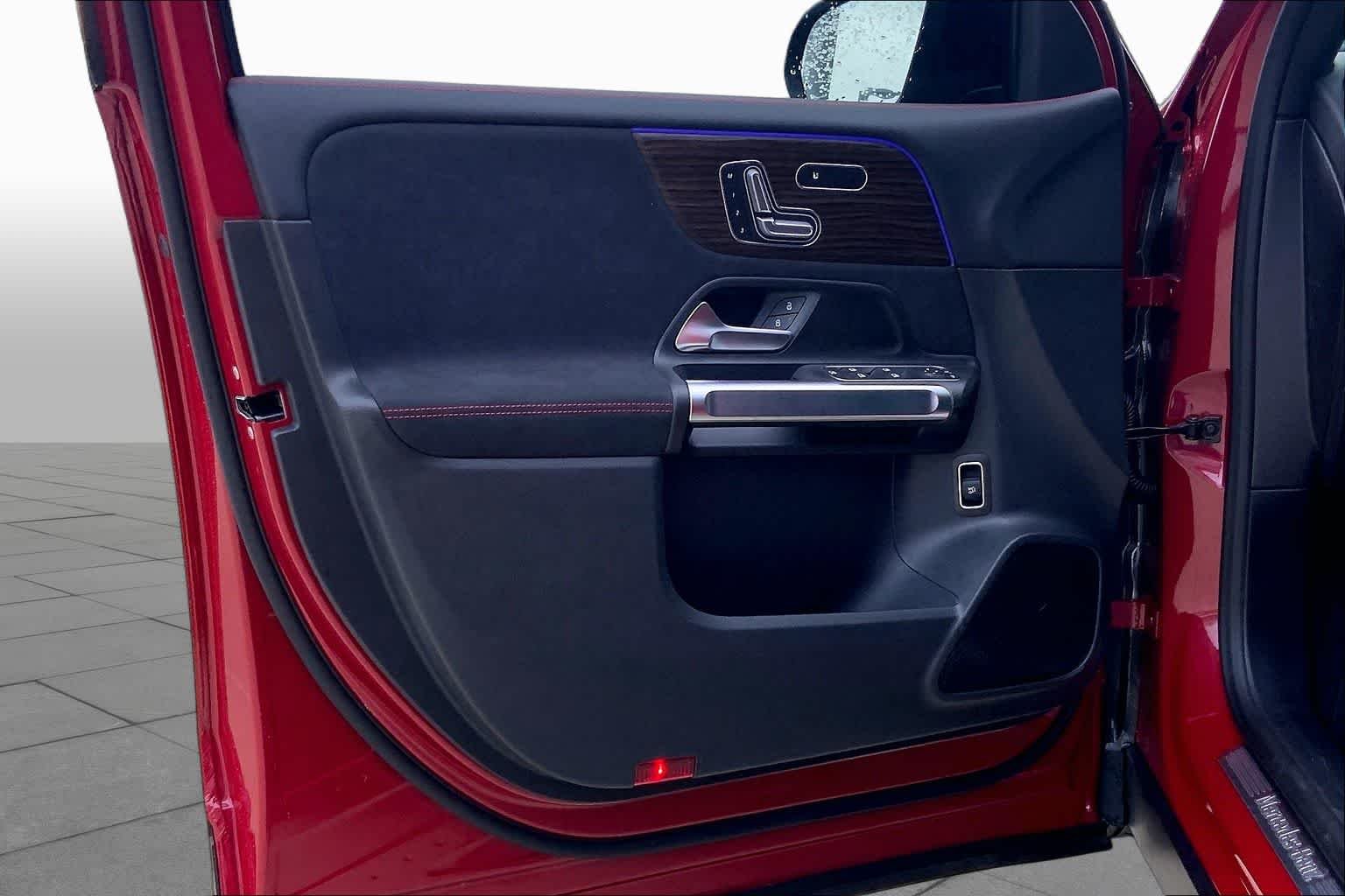 New 2026 MANUFAKTUR Patagonia Red Metallic Mercedes-Benz GLB 250 image 10