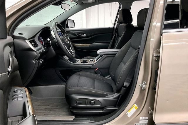 Used 2023 Light Stone Metallic GMC SLE image 23