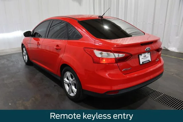 Used 2014 Race Red Ford SE image 5