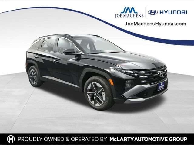 Used 2025 Gray Hyundai SEL Convenience image 2