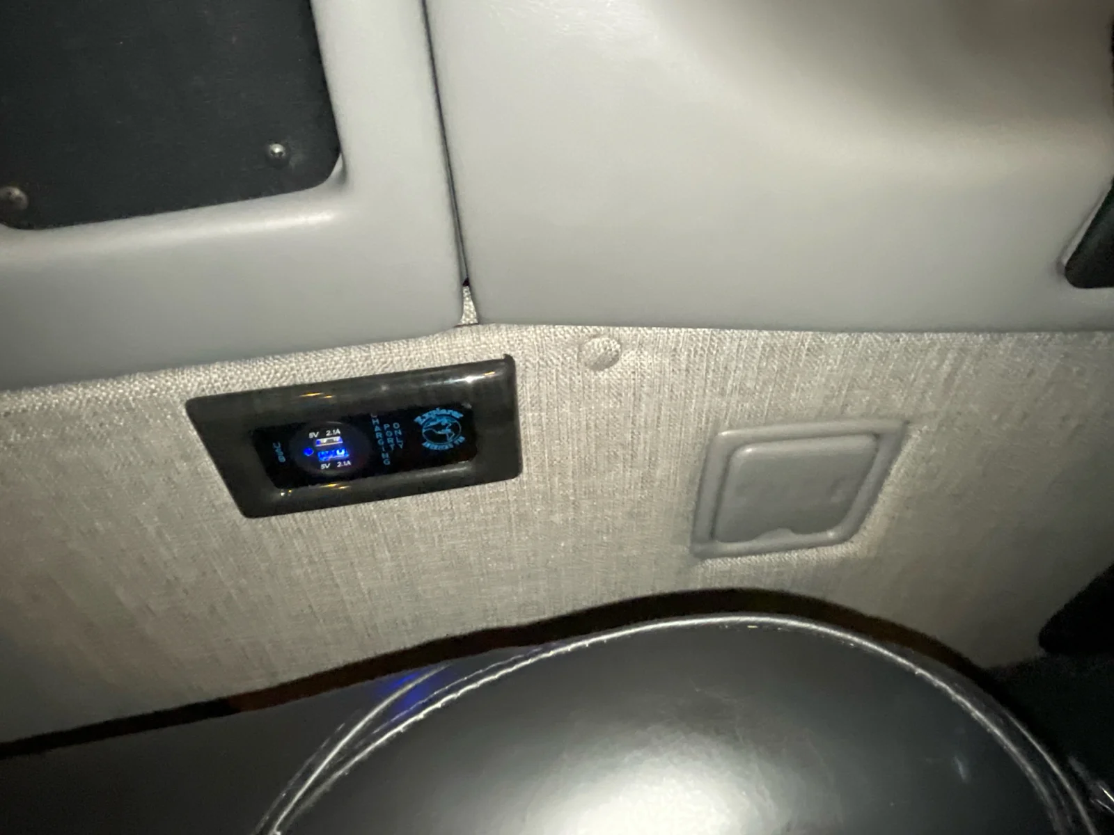 Used 2022 Quicksilver Metallic GMC Work Van image 39