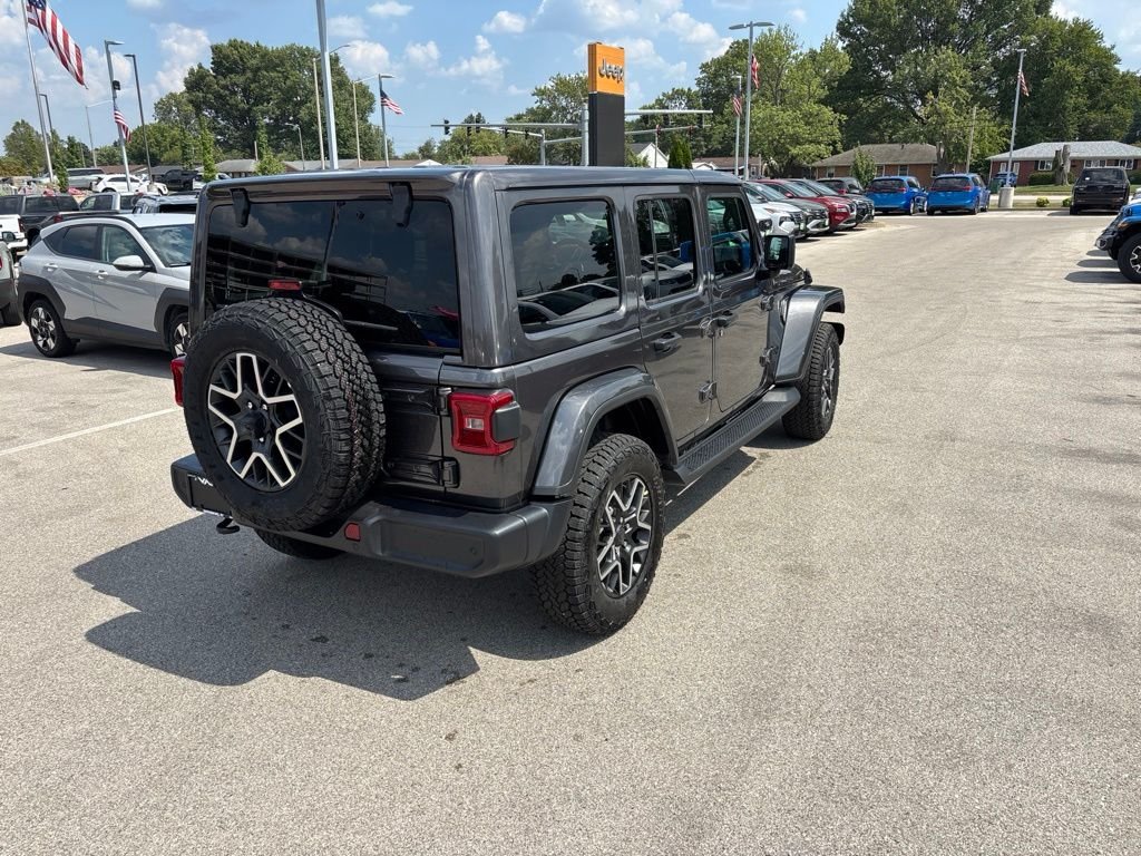 New 2027 Granite Crystal Metallic Clearcoat Jeep Sahara image 5