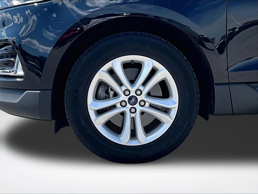 Used 2019 Black Ford SEL image 10