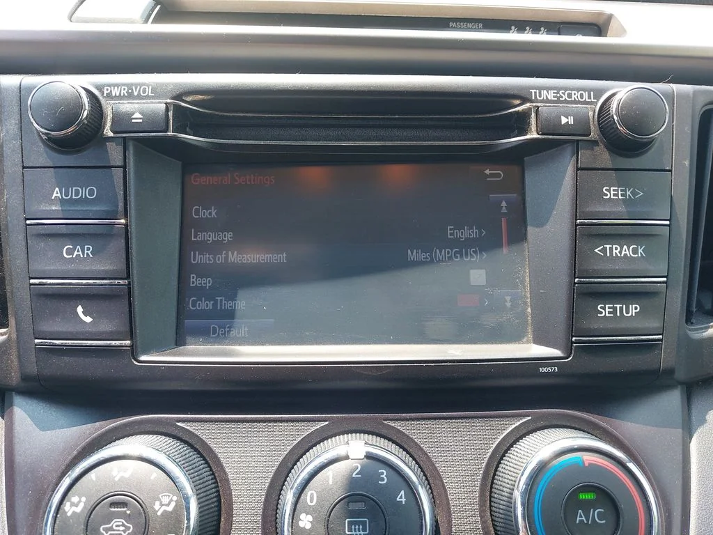 Used 2018 White Toyota LE image 20