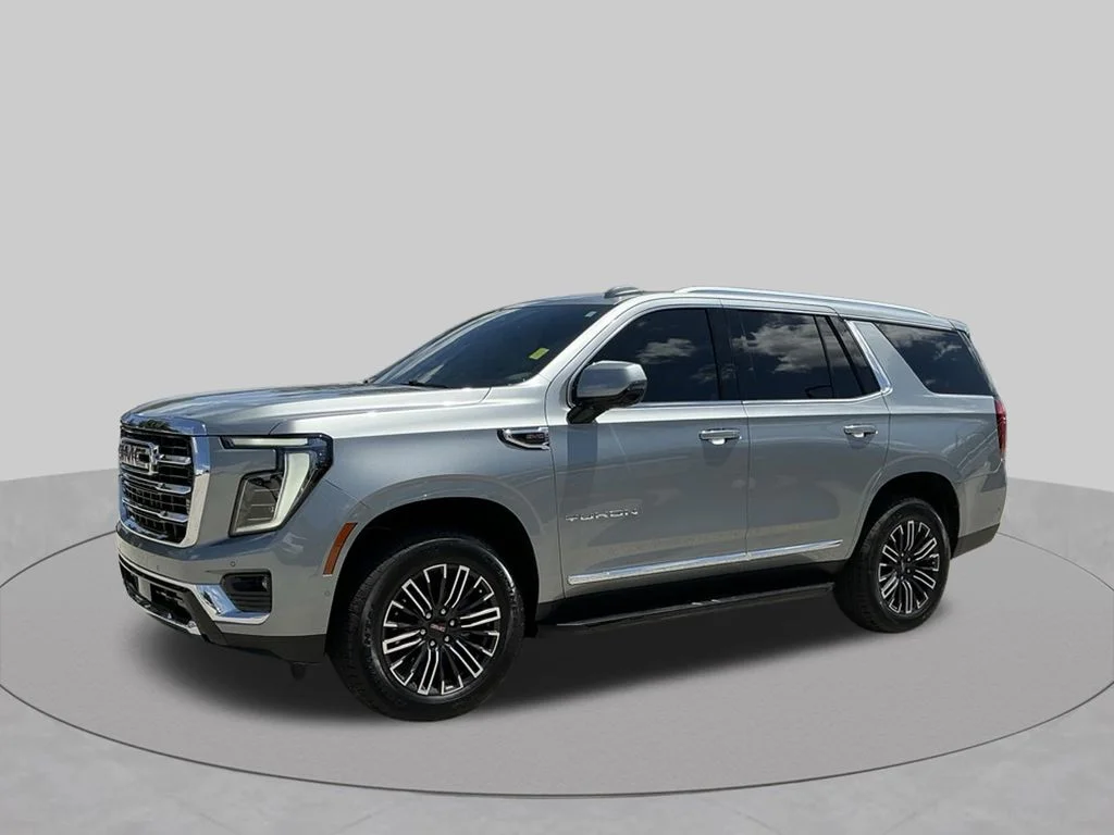 Used 2025 Silver GMC Elevation image 2
