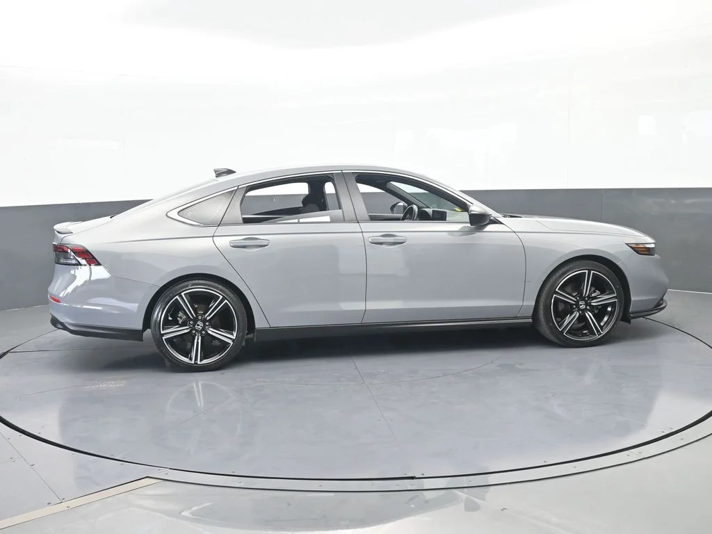 Used 2024 Urban Gray Pearl Honda Sport image 6