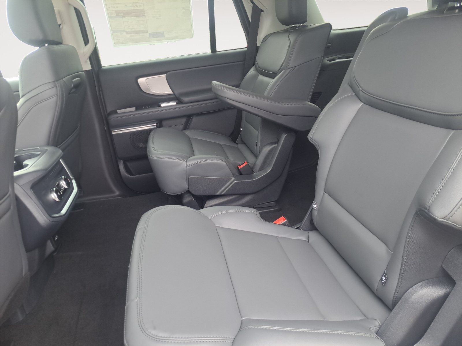 New 2026 Star White Metallic Tri-Coat Ford Active image 24