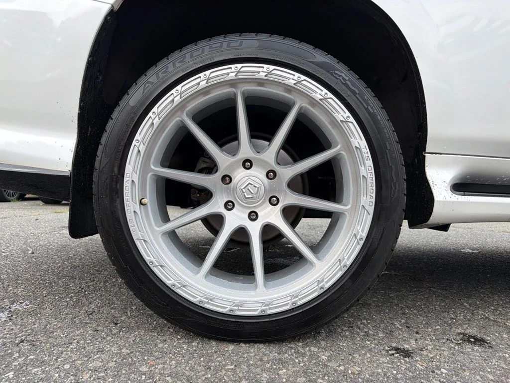 Used 2021 White Lexus 460 image 11