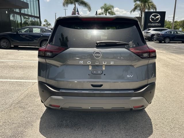 Used 2023 Gray Nissan SV image 8