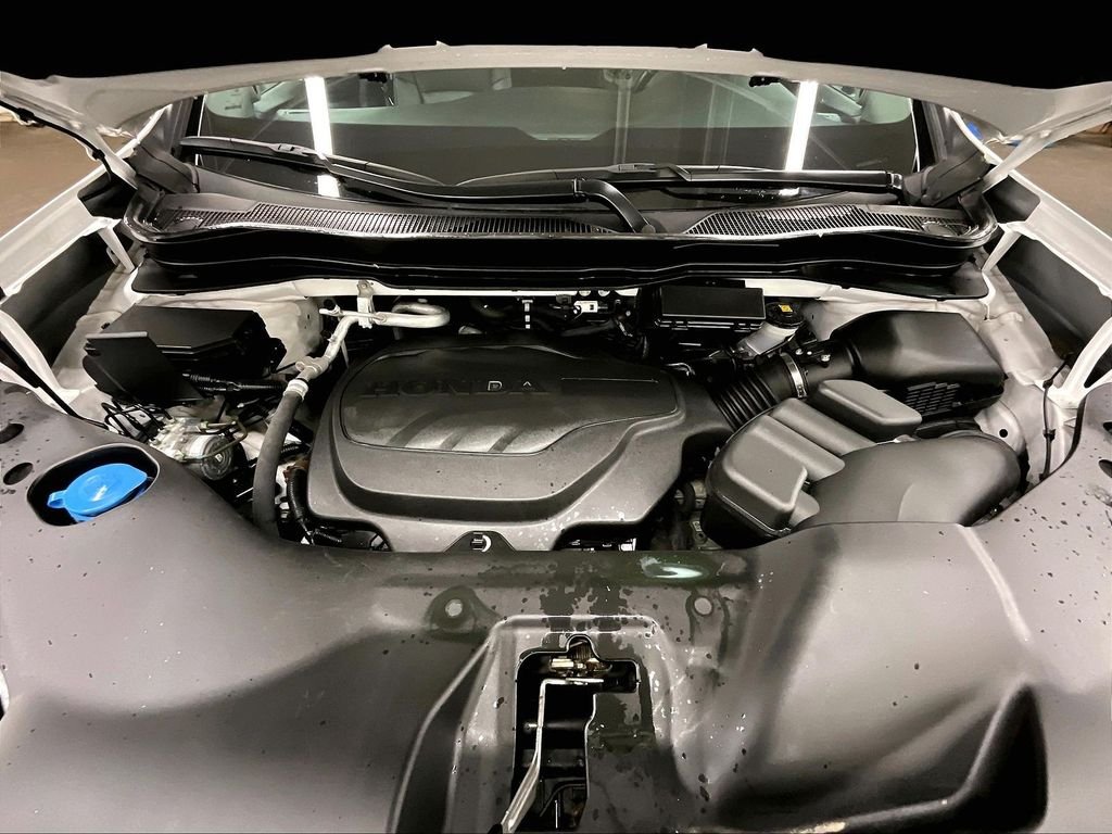 Used 2024 White Honda RTL image 29