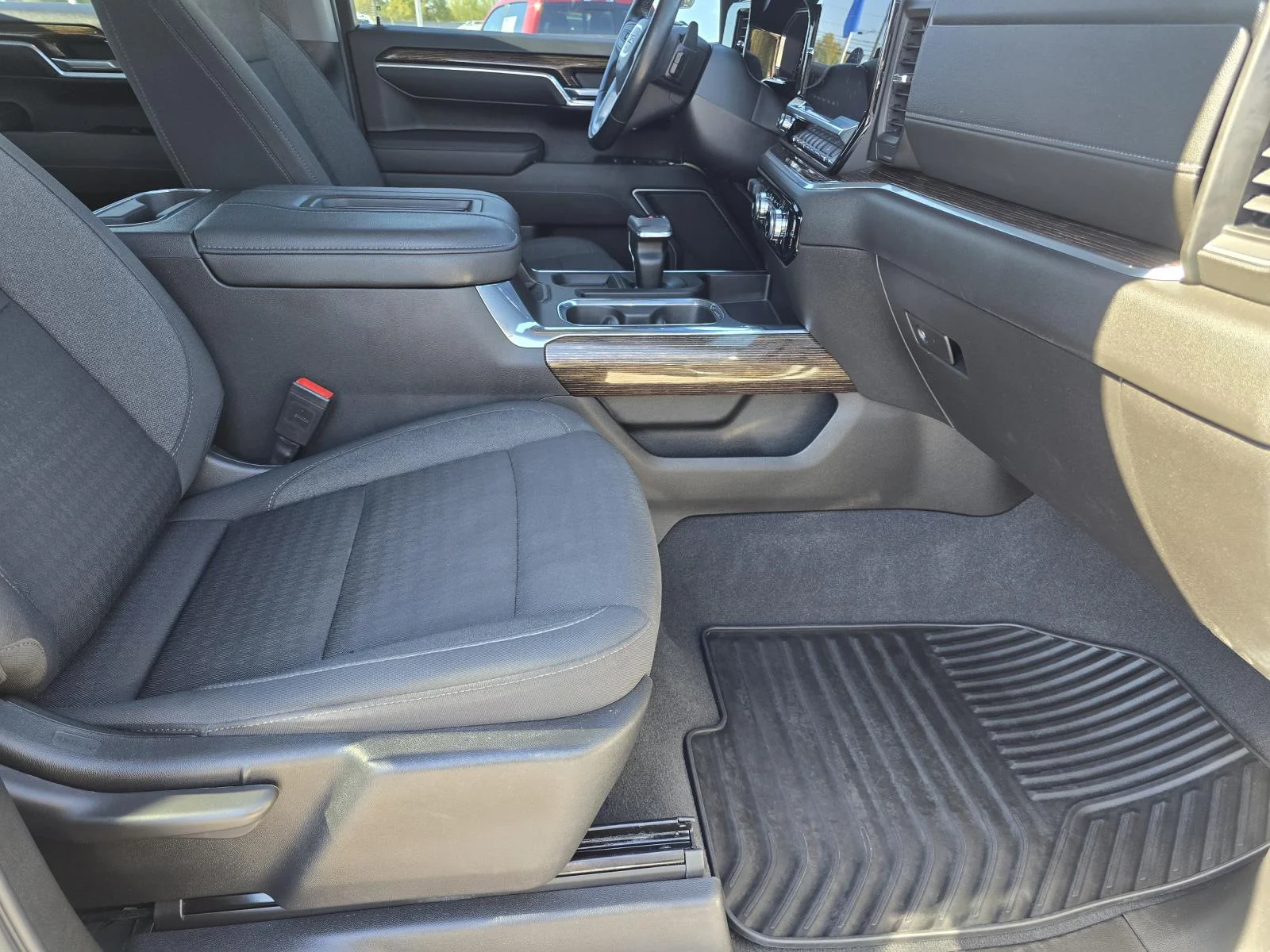 Used 2022 SUMMIT WHITE GMC Elevation image 20