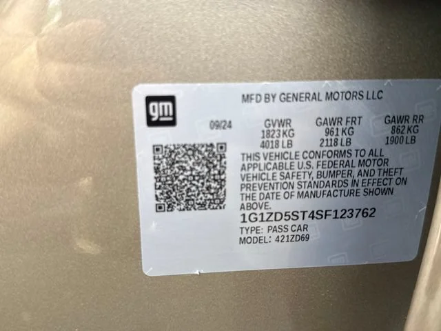 Used 2025 Mineral Gray Metallic Chevrolet 1LT image 29