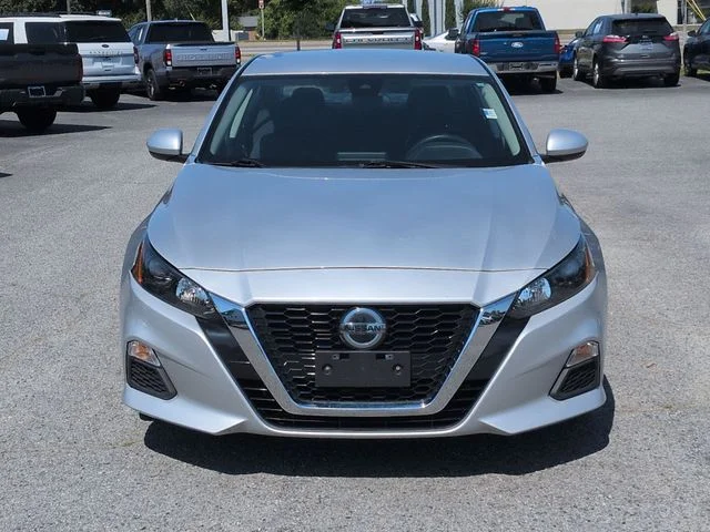 Used 2022 Silver Nissan 2.5 S image 8