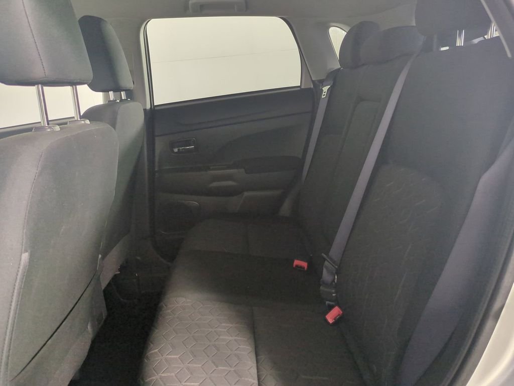 Used 2024  Mitsubishi 2.0 ES image 16