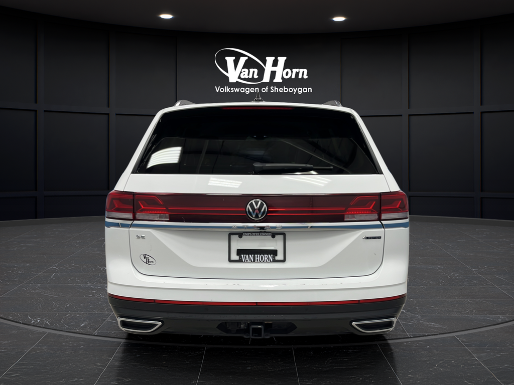 Used 2024 White Volkswagen 2.0T SE w/Technology image 4
