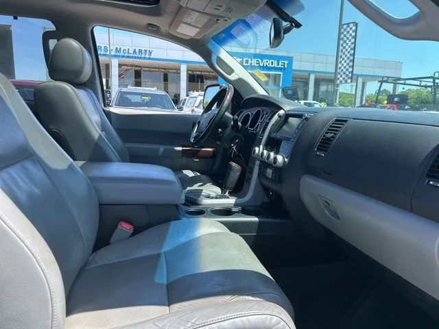 Used 2013 White Toyota Platinum image 34