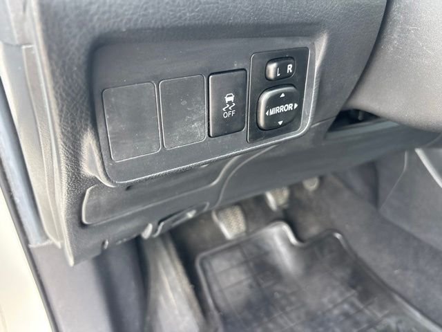 Used 2010 White Toyota S image 16