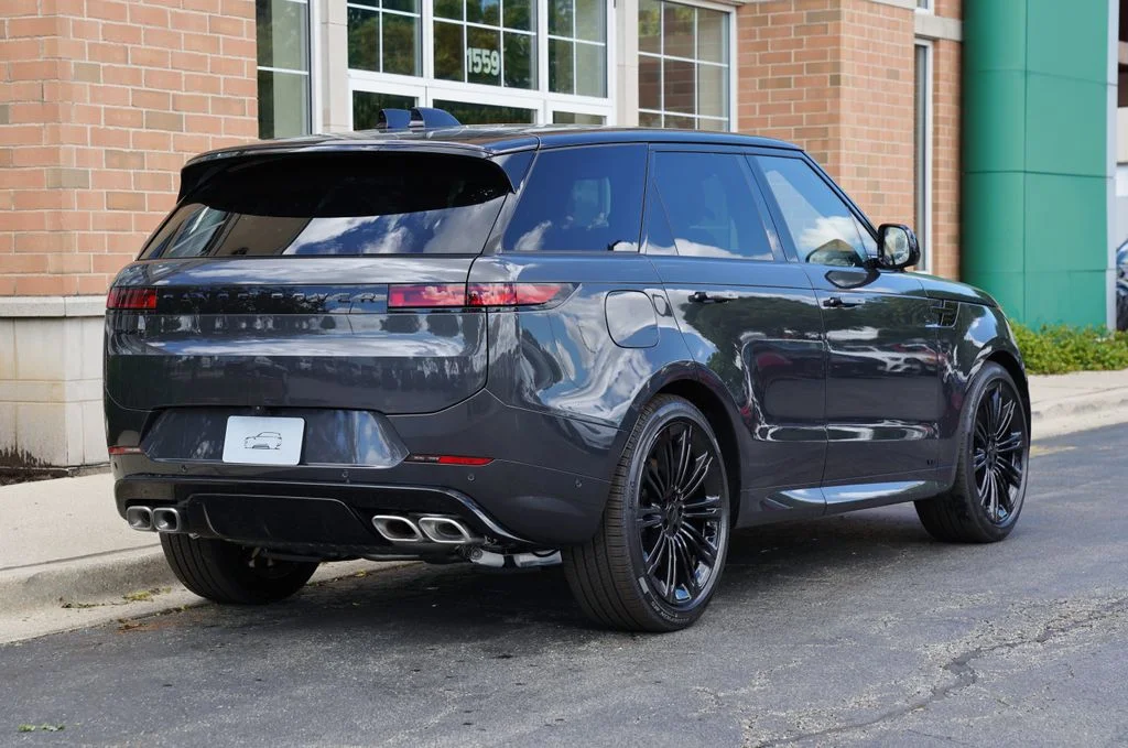 New 2026 Carpathian Grey Land Rover Dynamic SE image 6