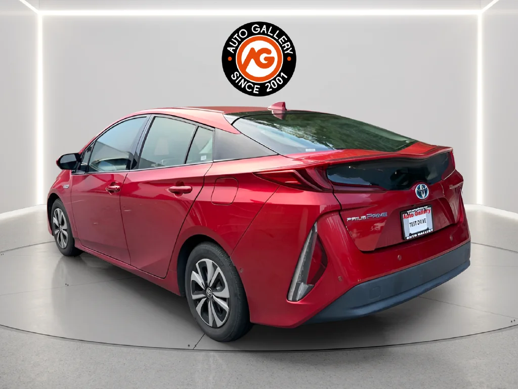 Used 2017 Red Toyota Advanced image 5
