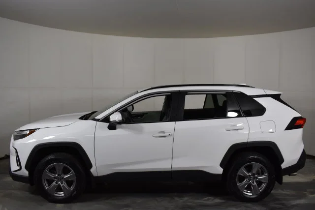Used 2024 White Toyota XLE image 5