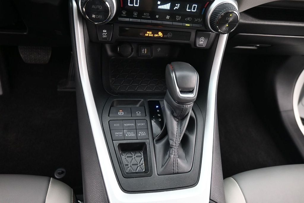 Used 2024 Beige Toyota XLE Premium image 22